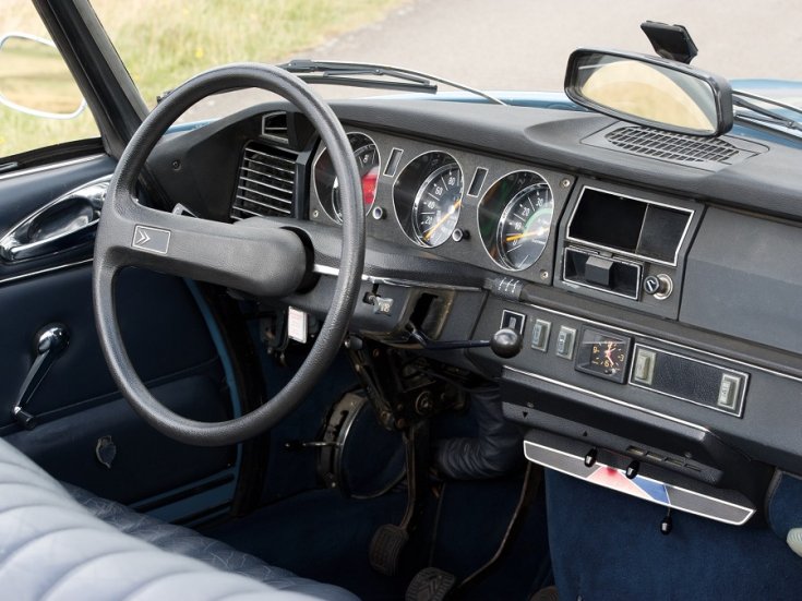 1970 Citroen DS Chapron kabrió, RM Sotheby’s, műszerfal, fekete, oldalnézet, jobbról