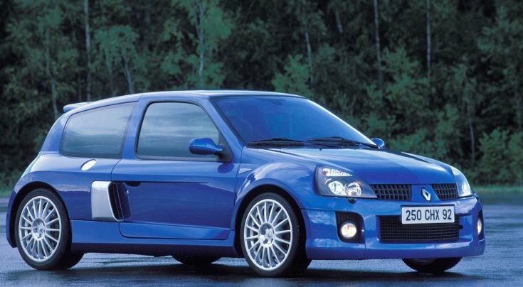 Fotó egy kék Renault Clio V6 sportautóról