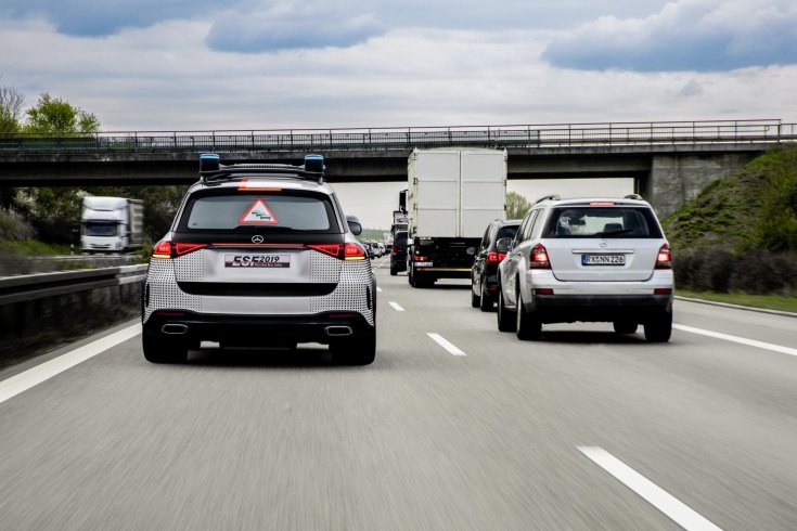 Mercedes-Benz GLE ESF2019 kísérleti jármű Cooperative Communication