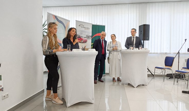 Novák Katalin, Rácz Zsófia, Bertrand Woirhaye sajtótájékoztató