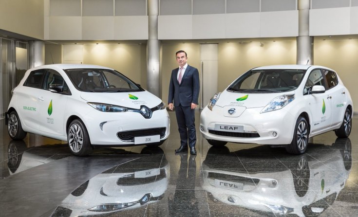 Renault Zoe és Nissan Leaf egymás mellett