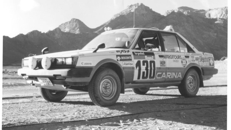 Dakar rali résztvevő fekete-fehér képen