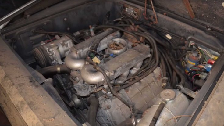 A DeLorean motorterében található erőforrás