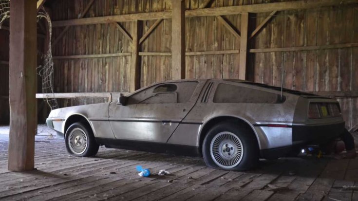DeLorean oldalról