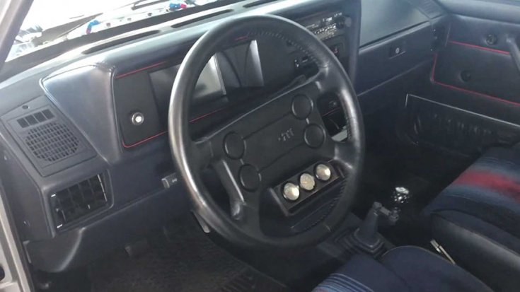 A Volkswagen Golf GTI kormánya