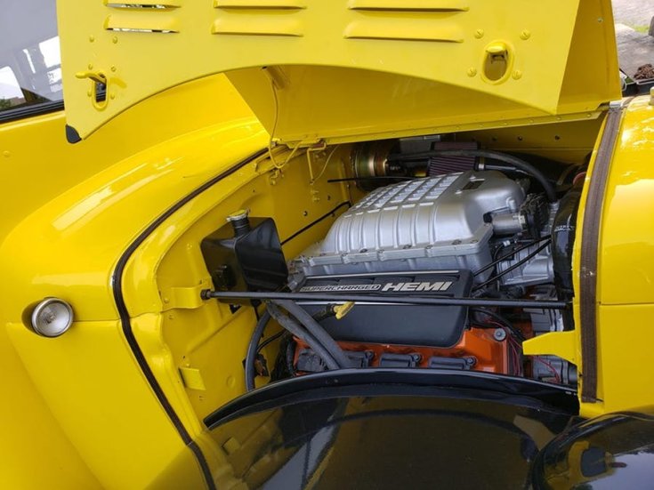 Dodge Power Wagon iskolabusz motor