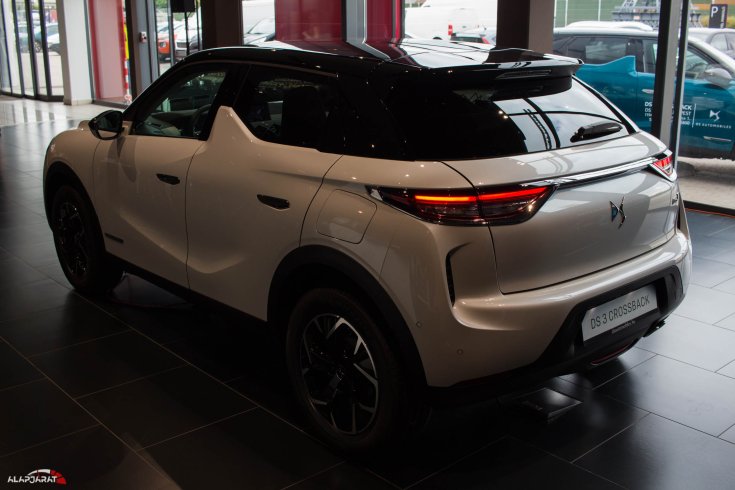 DS 3 Crossback hátulja
