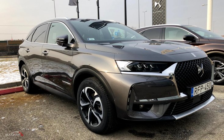 DS 7 Crossback a DS Storeban