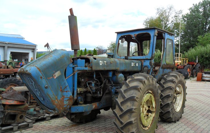 DUTRA traktor restaurálás előtt