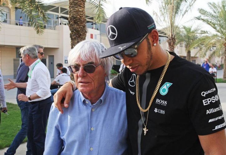 Ecclestone és Hamilton