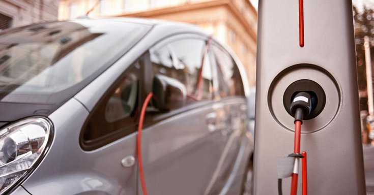 Az elektromos autózás lehet az autóipar jövője