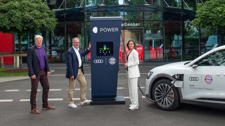 Elektromos töltőállomás a Bayern München edzőközpontjánál