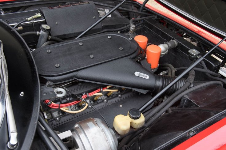 1972-es évjáratú Ferrari 365 GTB/4 Daytona motortere