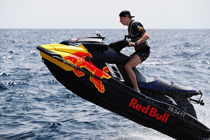 Verstappen egy jet ski-n
