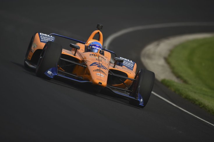 A McLaren indy 500-as autója szemből