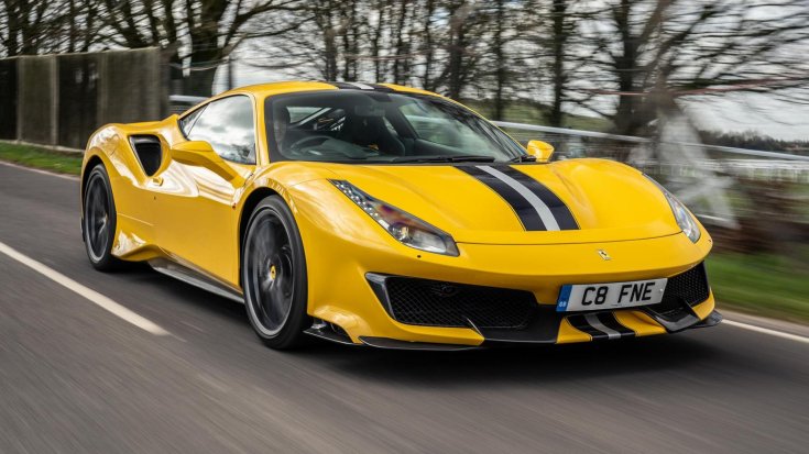 sárga Ferrari 488 Pista