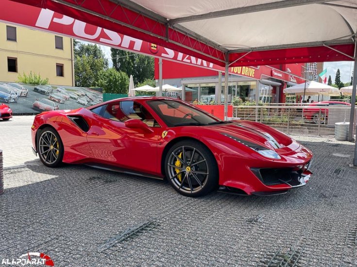 Ferrari sátor alatt