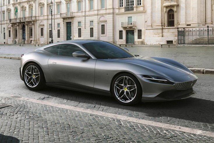 A Ferrari Roma elölről fotózva
