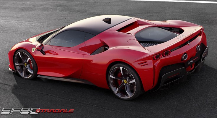 A Ferrari SF90 Stradale hátulról fotózva