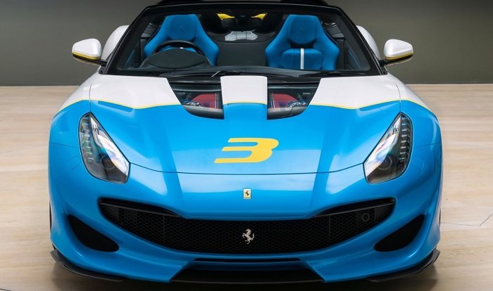 Ferrari SP3JC szemből