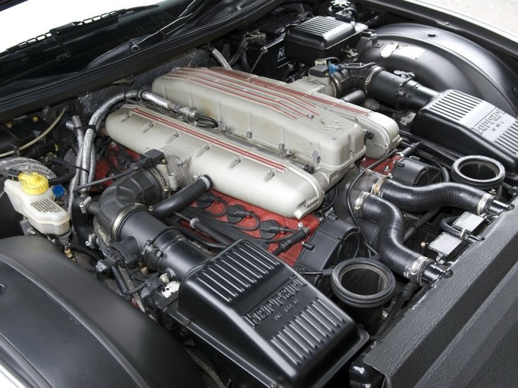 Ferrari 550 Maranello motorja