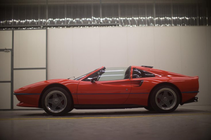 Maggiore Ferrari 308M tuning oldalról