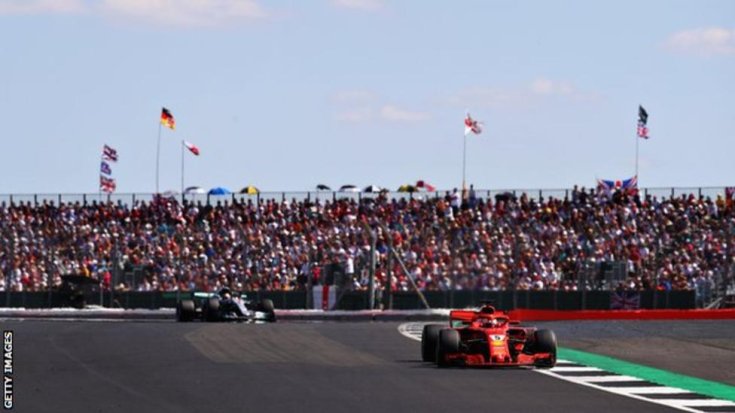 Ferrari a Mercedes előtt