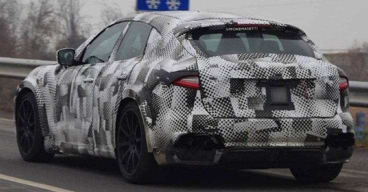 Ferrari Purosangue prototípus oldalról
