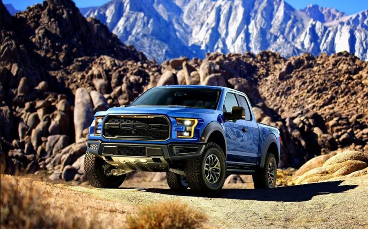Ford F 150 Raptor hegyi környezetben