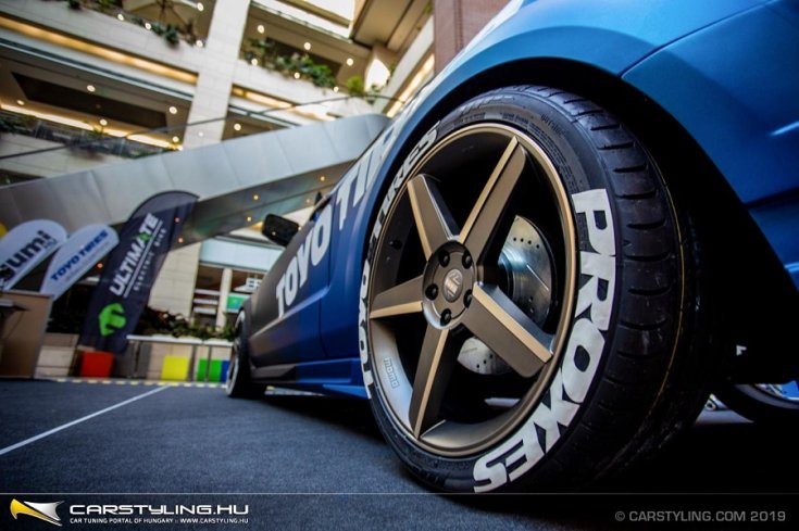 Ford Mustang kupé Toyo abroncsok