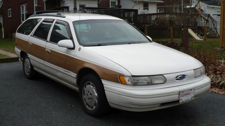 Ford Taurus Woodie