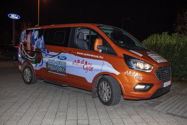 Ford Tourneo Custom kisbusz