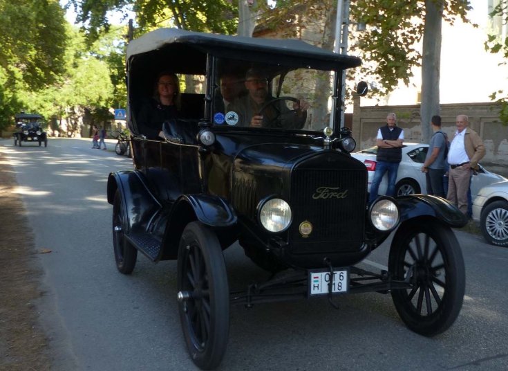 Ford T-modell mozgásban