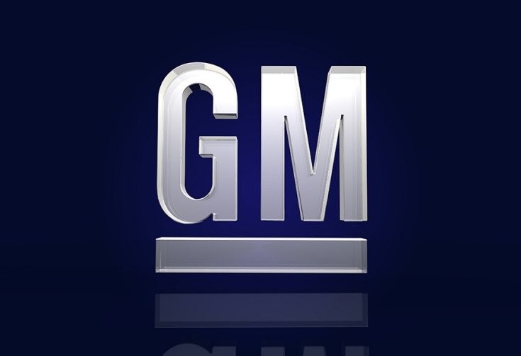 General Motors, GM logó, elölnézet szemből, 3D-s hatás, sötétkék háttér, fehér „GM” betűk