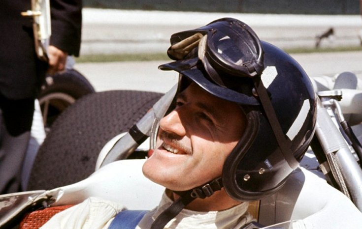 Graham Hill korabeli sisakban