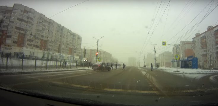 Piroson áthajtó taxis