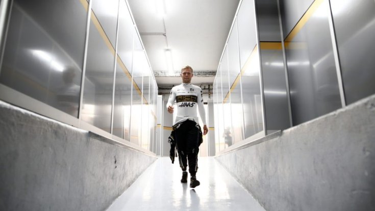 Magnussen sétál