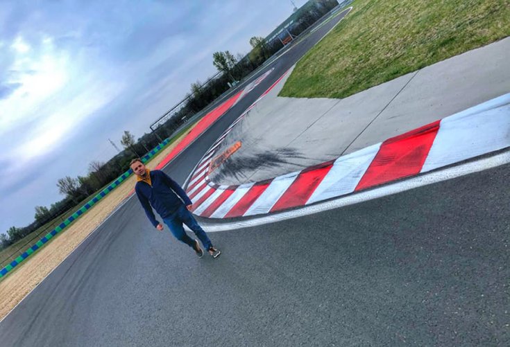 Háfra Zsolt a Hungaroring sikánjában