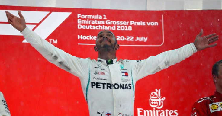 Lewis Hamilton a 2018-as Német Nagydíj dobogóján