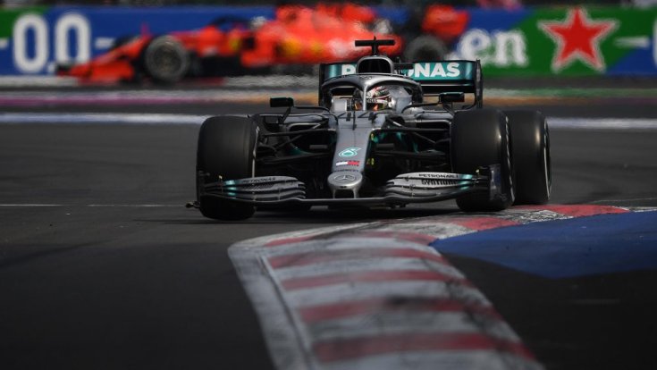 Hamilton a rázókövön
