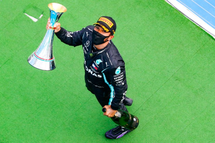 Lewis Hamilton a Magyar Nagydíjat is megnyerte