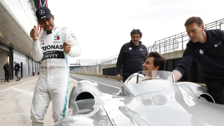 Hamilton és Wolff beszélget