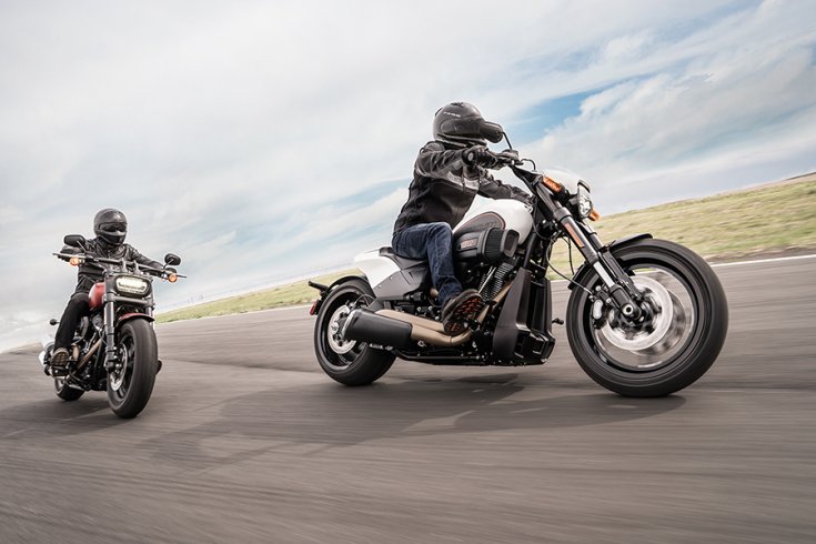 Harley motorok svenkelve