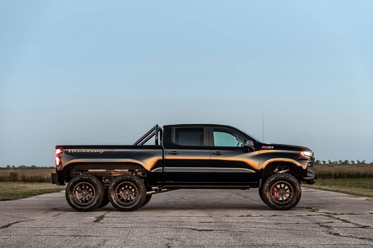 Hennessey Goliath oldalról fotózva