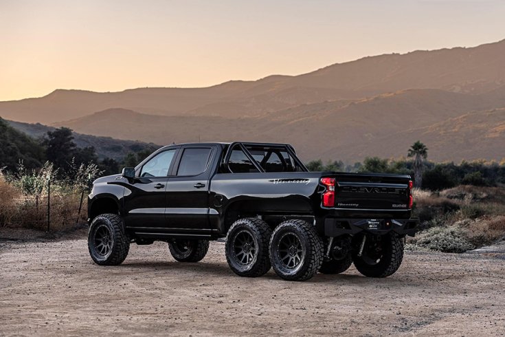 Hennessey Goliath 6x6 hátulról negyvenöt fokban fotózva