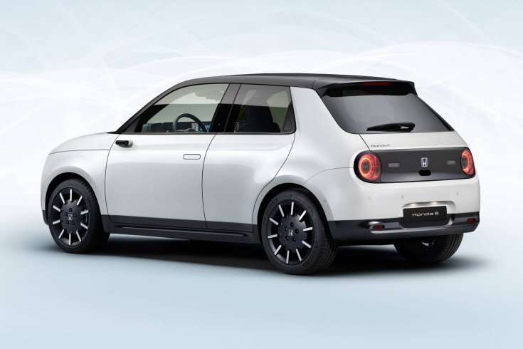 Honda e hátulról