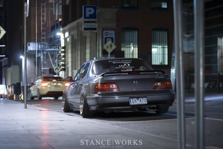 Honda Legend hátulról