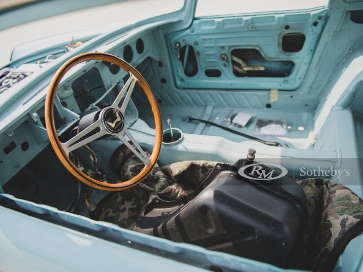Honda S600 1966 kibelezett utastér