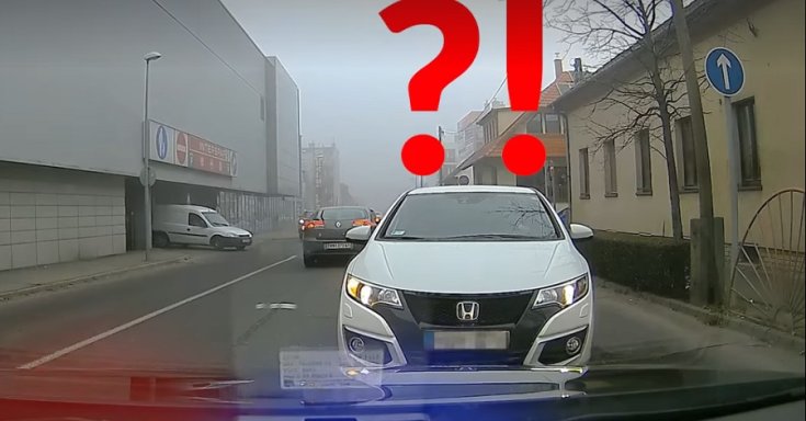 Fehér Honda szemből