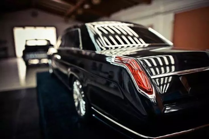 A Hongqi L4 hátulról